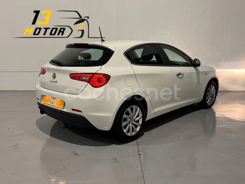 ALFA ROMEO Giulietta — foto 2