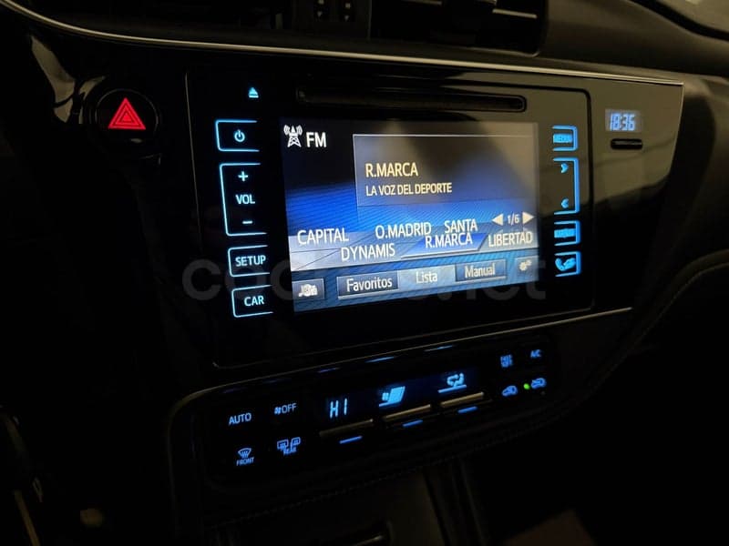 TOYOTA Auris — foto 2