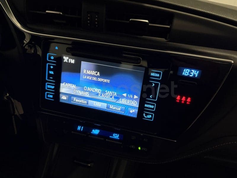 TOYOTA Auris — foto 10