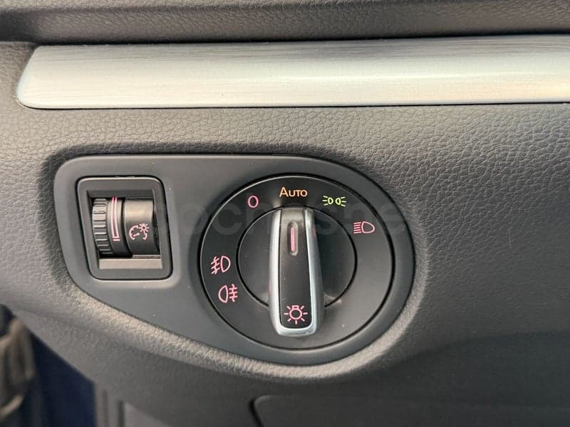 VOLKSWAGEN Sharan — foto 32