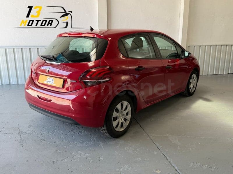 PEUGEOT 208 — foto 2