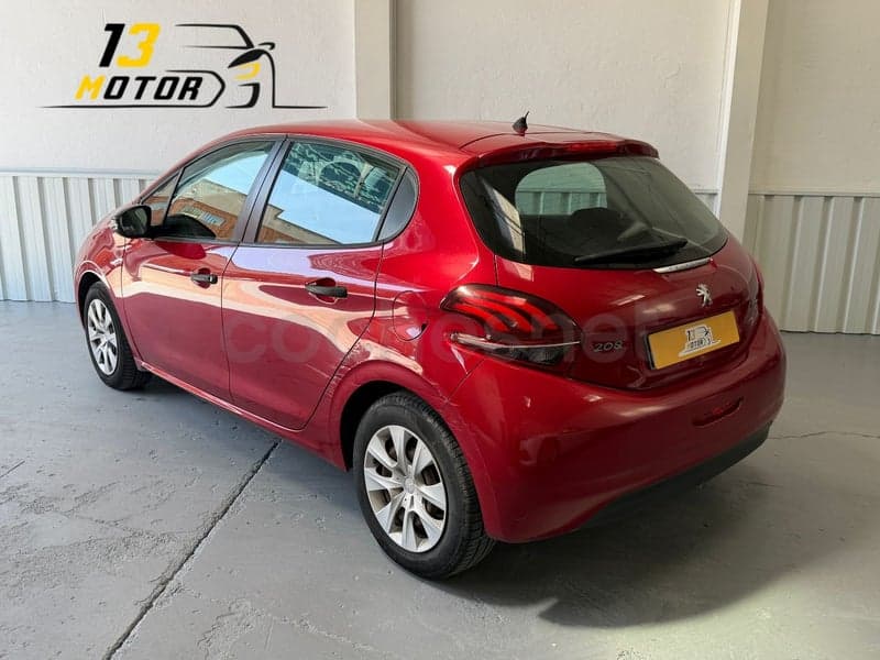 PEUGEOT 208 — foto 4