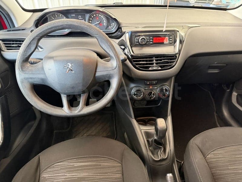 PEUGEOT 208 — foto 6