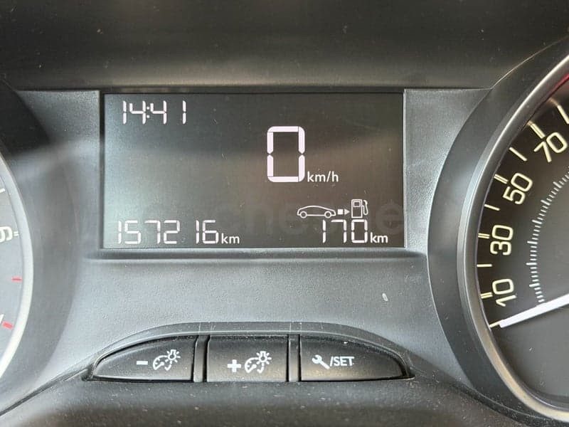 PEUGEOT 208 — foto 8