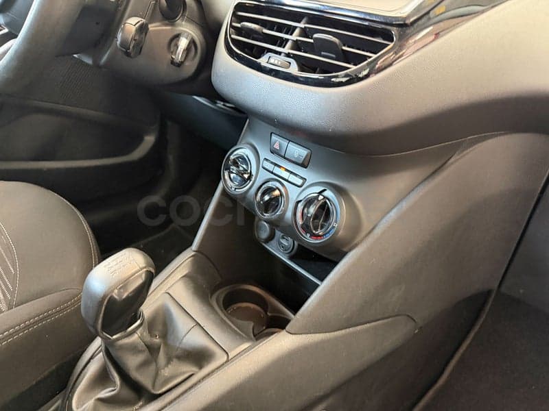 PEUGEOT 208 — foto 9