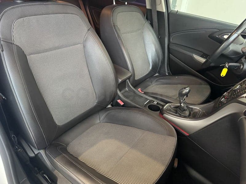 OPEL Astra — foto 17