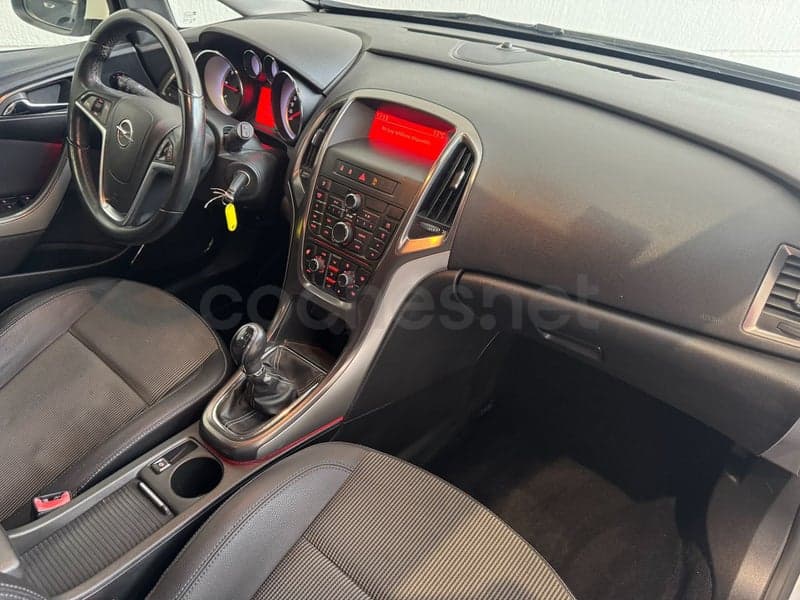 OPEL Astra — foto 5