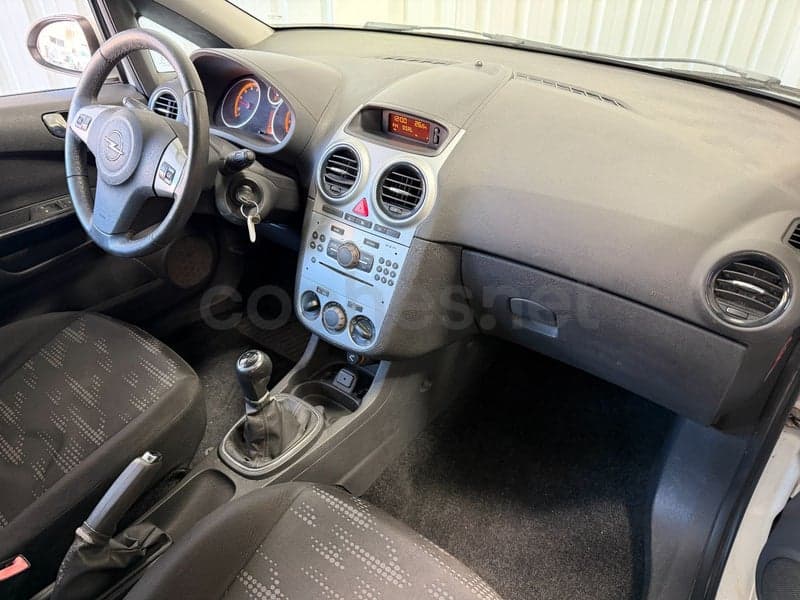 OPEL Corsa — foto 6